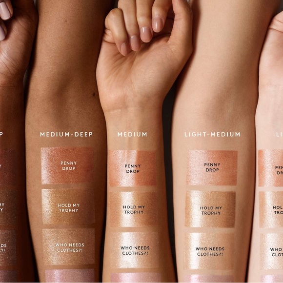 Fenty Beauty Body Lava Body Luminizer - Picture 4 of 7